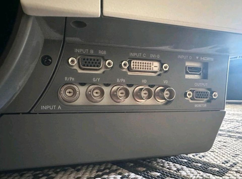 Sony wu xga vpl-fh500 projektor in Germering