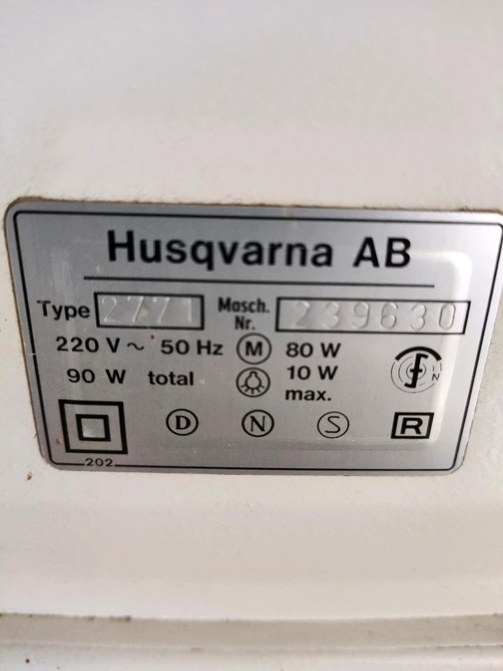 Husqvarna 2771 Nähmaschine in Kißlegg