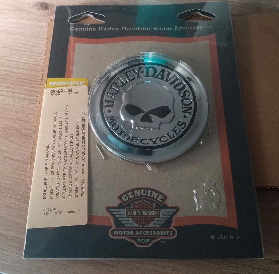 Original Harley Davidson Kraftstofftankdeckel -Medaillon,Skull in Halle