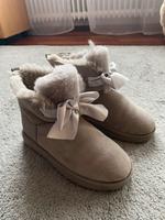 UGG Stiefeletten Gr. 41 grau München - Allach-Untermenzing Vorschau