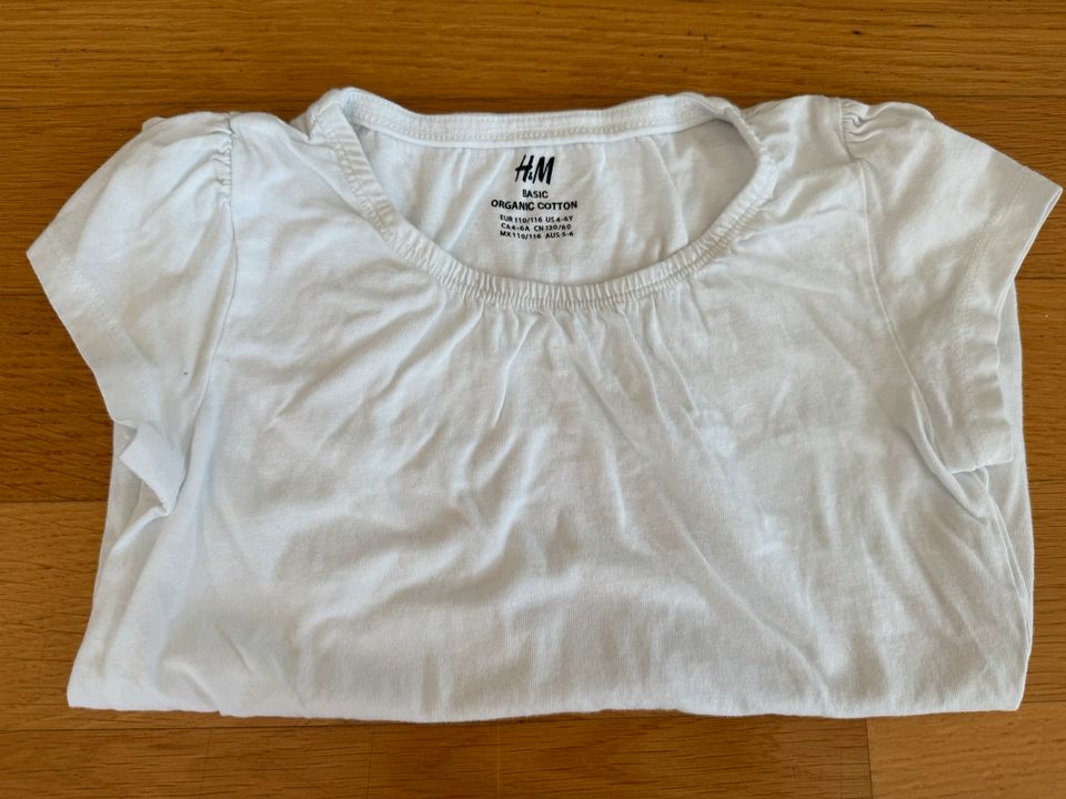 TOP! H&M Unterhemden Gr. 110/116 + T-Shirt in München