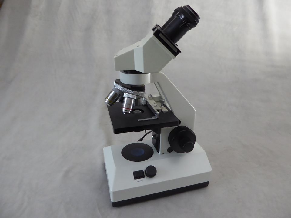 Eschenbach Bino-Mikroskop 3477, 4 Objektive, Kreuztisch, Leuchte in Obermeitingen