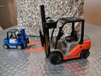 Happy People zwei Gabelstapler Spielzeug Truck blau Orange Mitte - Wedding Vorschau
