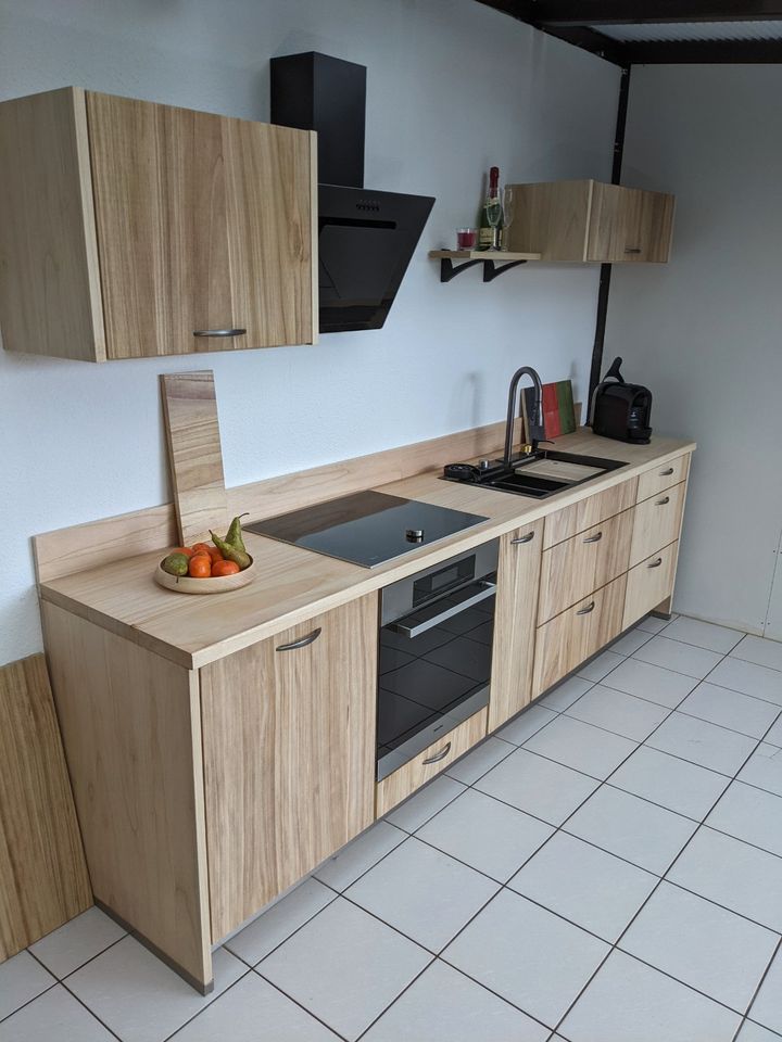 Vollholz Küche aus Paulownia Holz nach Wunsch geplant in Hagen