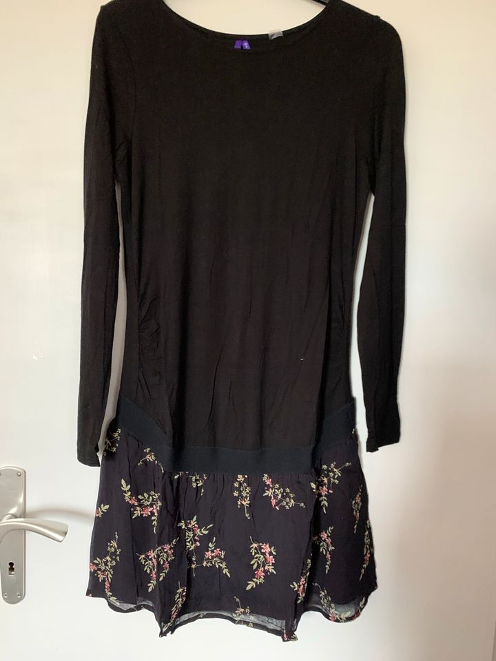 bequemes Umstands-Kleid Seraphine 36/38 schwarz langarm Schwanger in Betzdorf