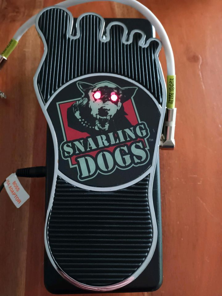 SNARLING DOGS Black Bawl vintage Wah Gitarre wie Dunlop Cry Baby in Kaiserslautern