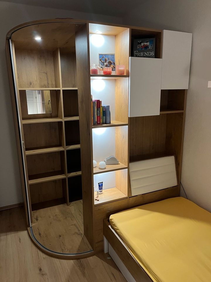 Kleiderschrank begehbar + Bett mit Bettkasten in Mecklenburg-Vorpommern -  Anklam | Kinderschrank gebraucht kaufen | eBay Kleinanzeigen ist jetzt  Kleinanzeigen