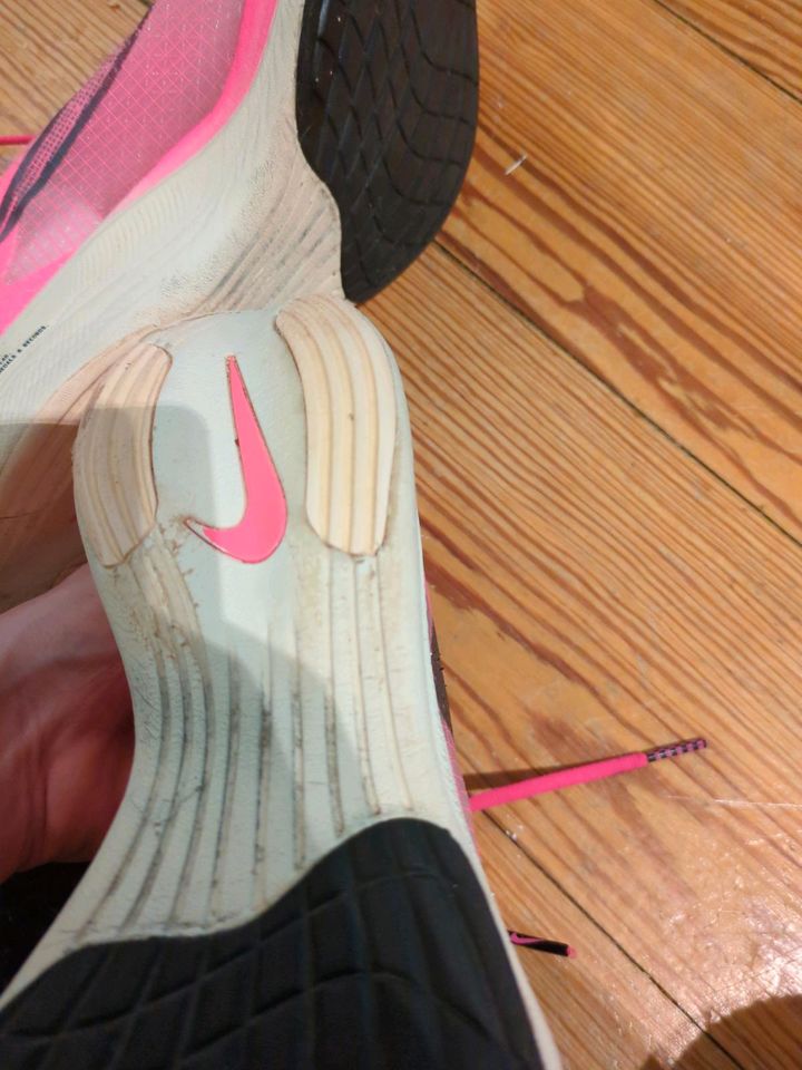 Nike Vaporfly Next% pink Gr. 10,5/44,5 Männerschuch in Flensburg