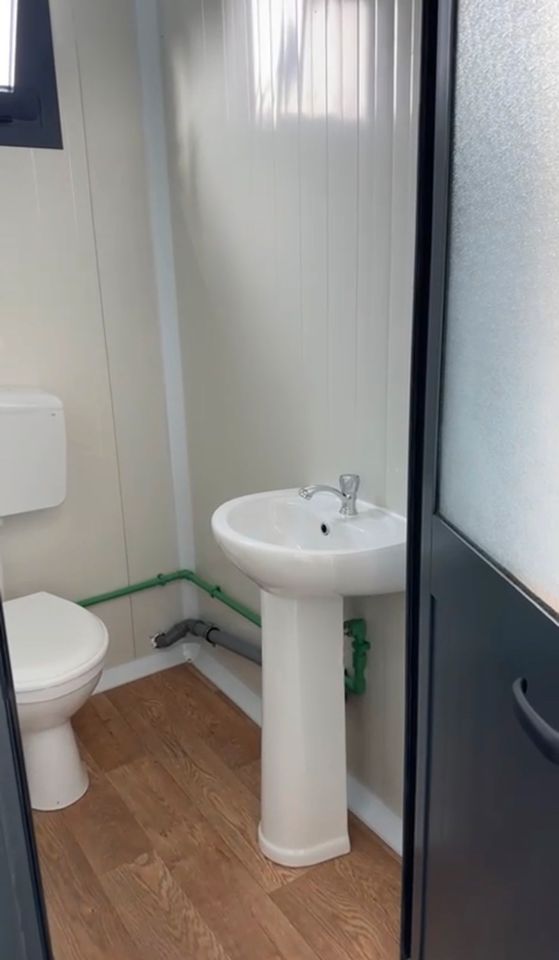 Container, Sanitärcontainer: Villex Toilet Cube Nero in Unna