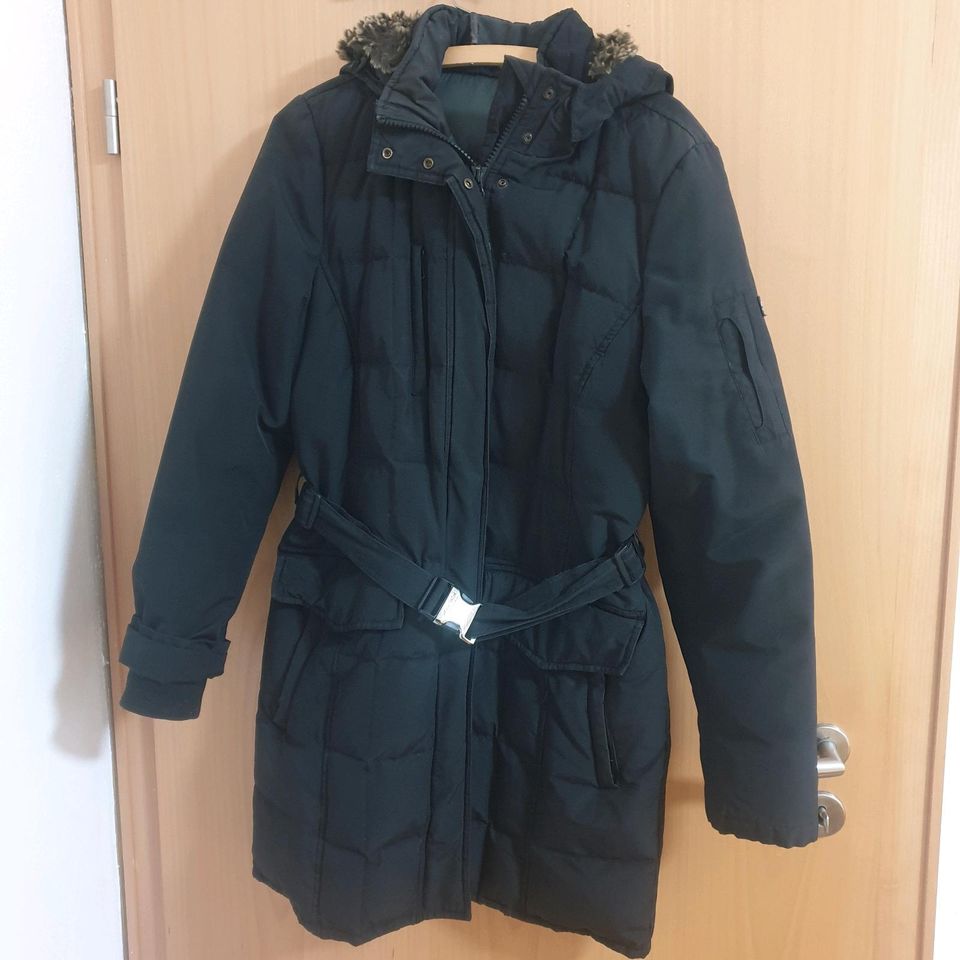 Winterjacke Parka Mantel Woolrich Damen Größe 42 bis 44 schwarz in Meschede