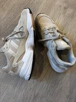 Adidas Falcon W Sneaker | Beige / Chalk White Gr. 40 Düsseldorf - Bilk Vorschau