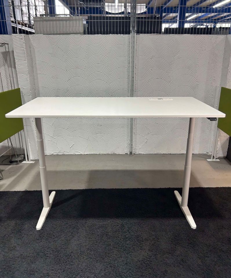 Vitra Tyde Schreibtisch 180x90cm elektrisch höhenverstellbar weiß in Langen (Hessen)