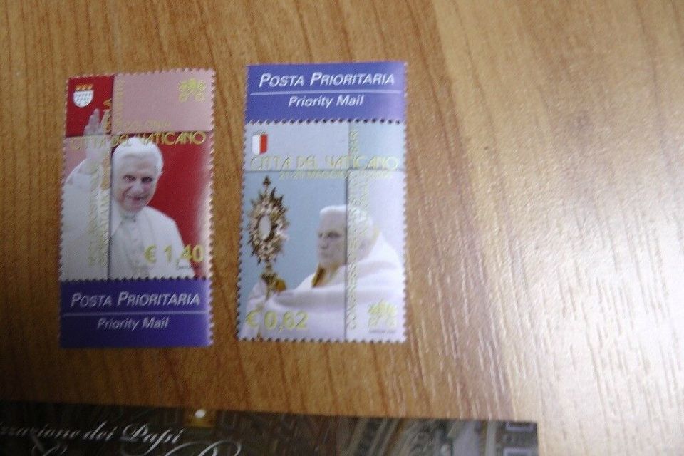 Briefmarken Vatikan Papst Benedikt XVI in Esslingen