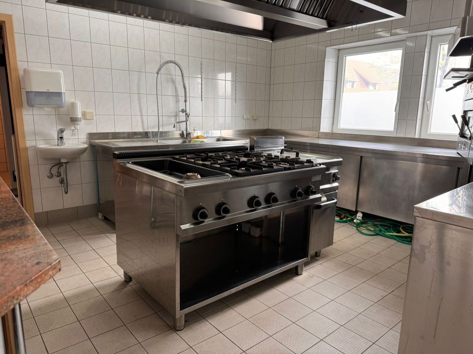 Vollausgestattete Gastro-Fläche mit einer Wohnung  (Restaurant, Café, Imbiss) in Neuhausen ob Eck