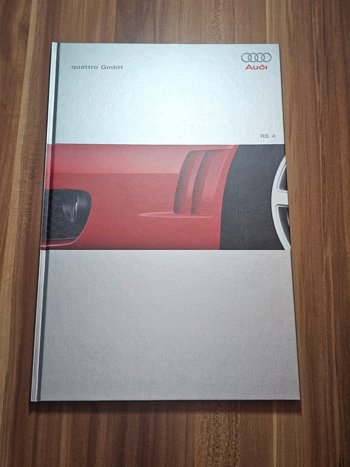 Audi RS4+ RS4 Sport Prospekt Hardcover wie Neu in Berlin