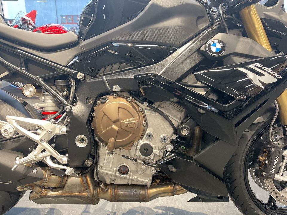 BMW S 1000 R in Lage