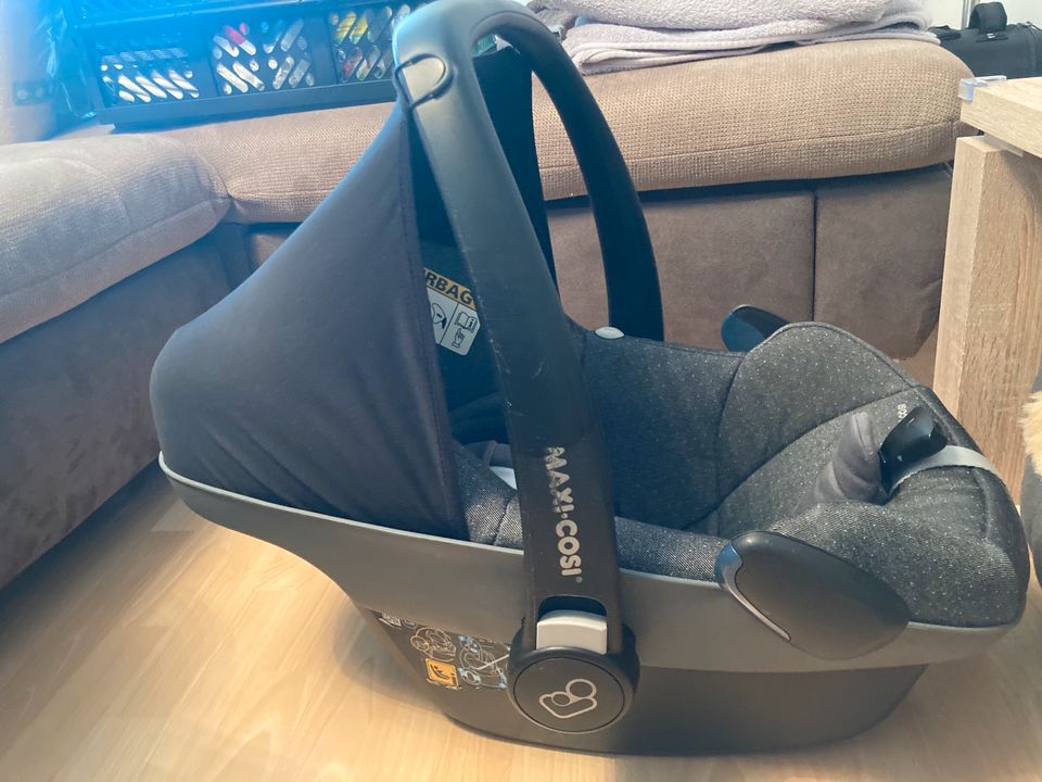 Maxi Cosi Babyschale Pebble + - sehr guter Zustand! in Schrobenhausen