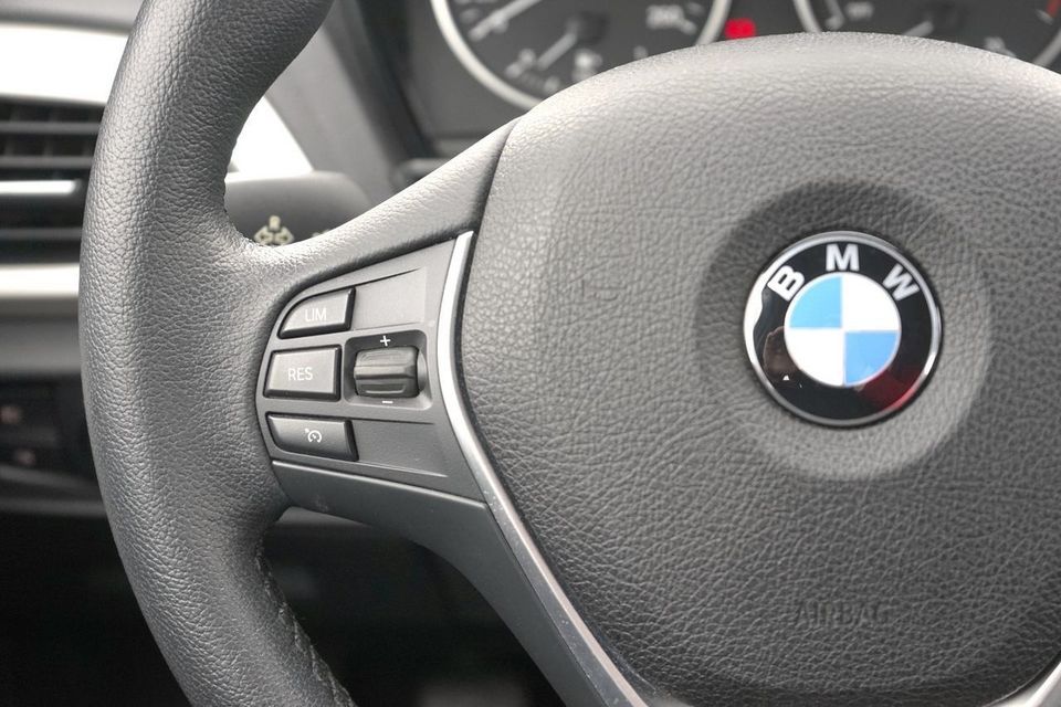 BMW 118i 1.Hand PDC AAC TEMP MFL USB AUX ALU in Brehna