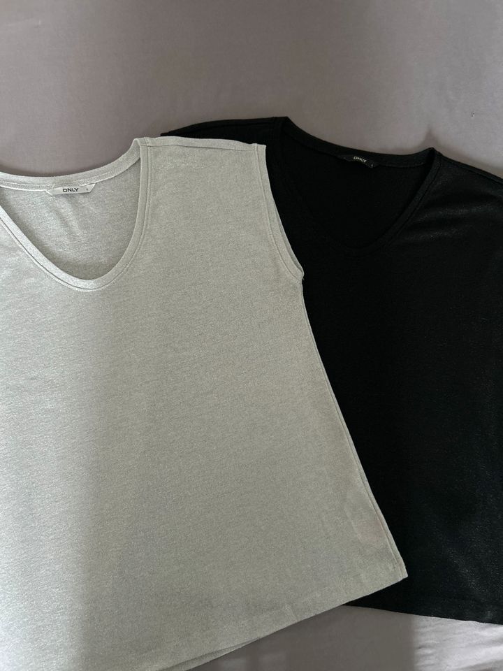 Zwei festliche Glitzer Shirts von Only Gr S schwarz und silber in Lautertal