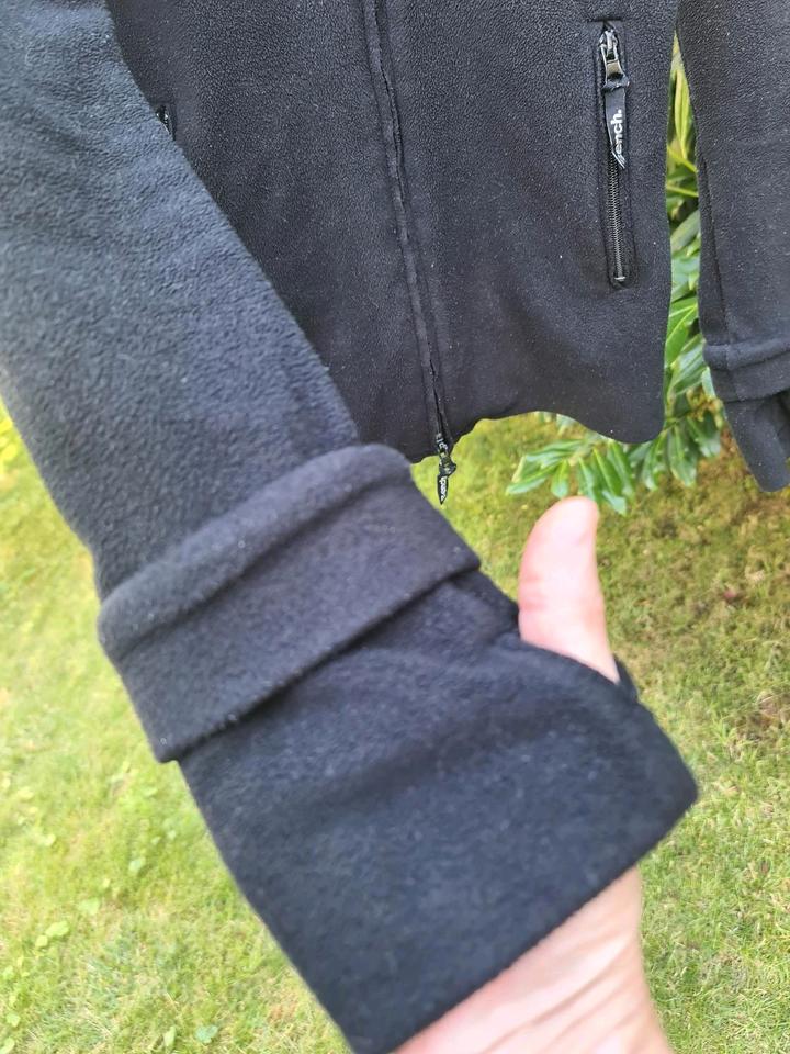 Bench Sweatjacke mit Daumenloch Fleecejacke langer Ärmel in Bad Oeynhausen