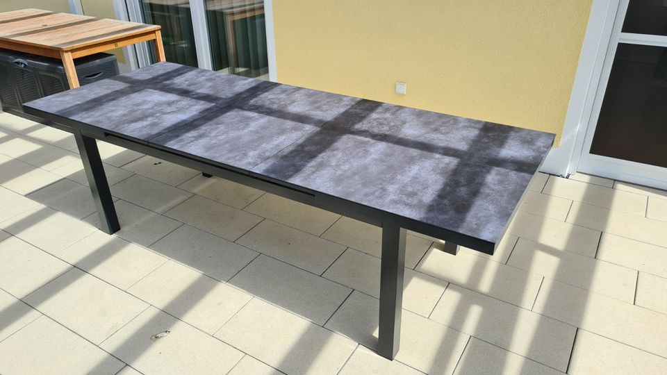 Gartentisch von "a casa mia" - NEU - ausziehbar bis 260 cm in Neutraubling