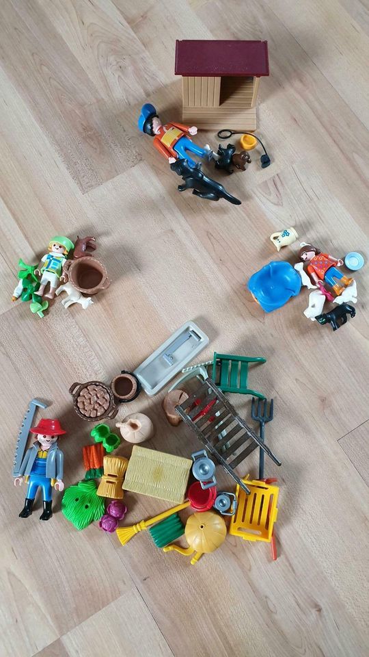 Playmobil Bauernhof mit sehr viel Zubehör in Essen