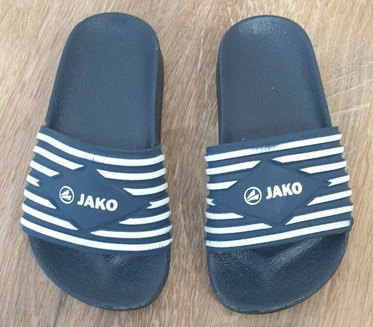 Jako Badeschuhe Gr 30 in Celle