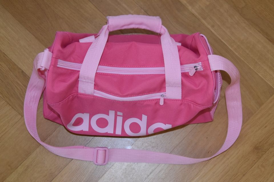 Wunderschöne pinkfarbene Sporttasche von ADIDAS in Essen