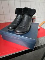 Lederstiefel gr.39 mit Lammfellrand und Reissverschlüssen Brandenburg - Cottbus Vorschau