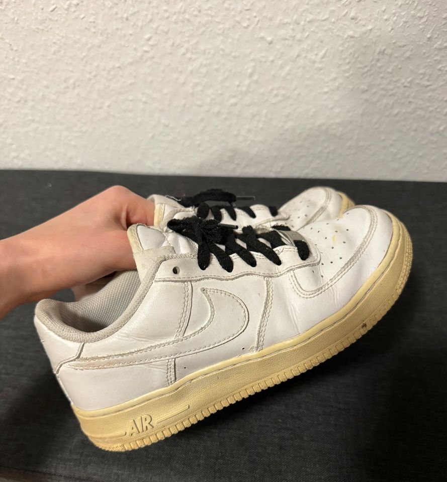 nike air force 1 weiß schwarze Schnürsenkel in Fürth