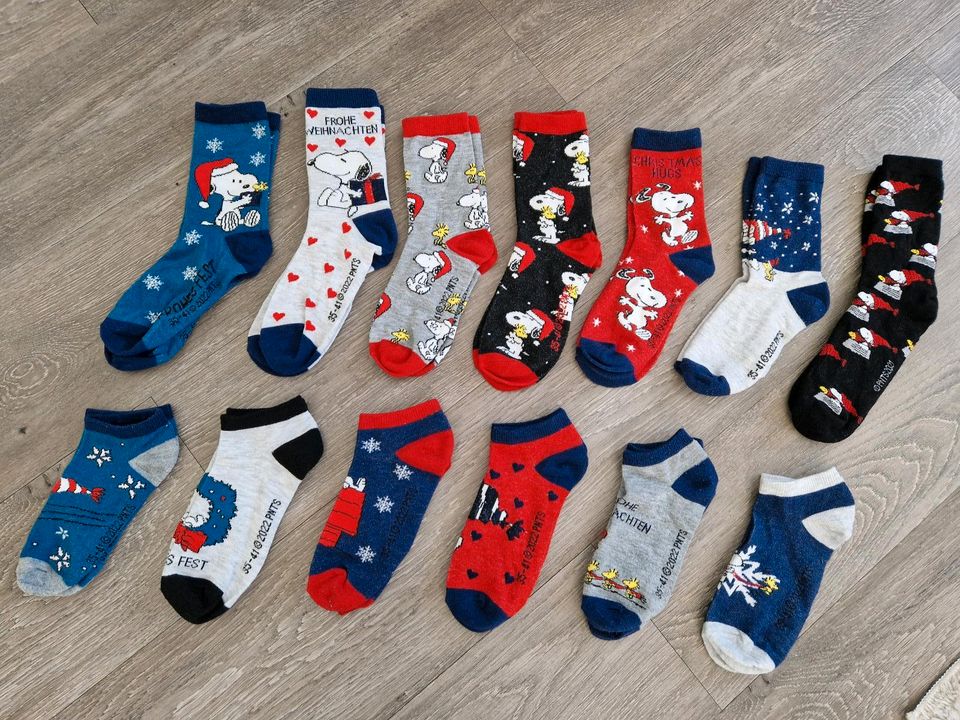 !NEU! Snoopy Socken mit Weihnachtsmotiv in Osnabrück