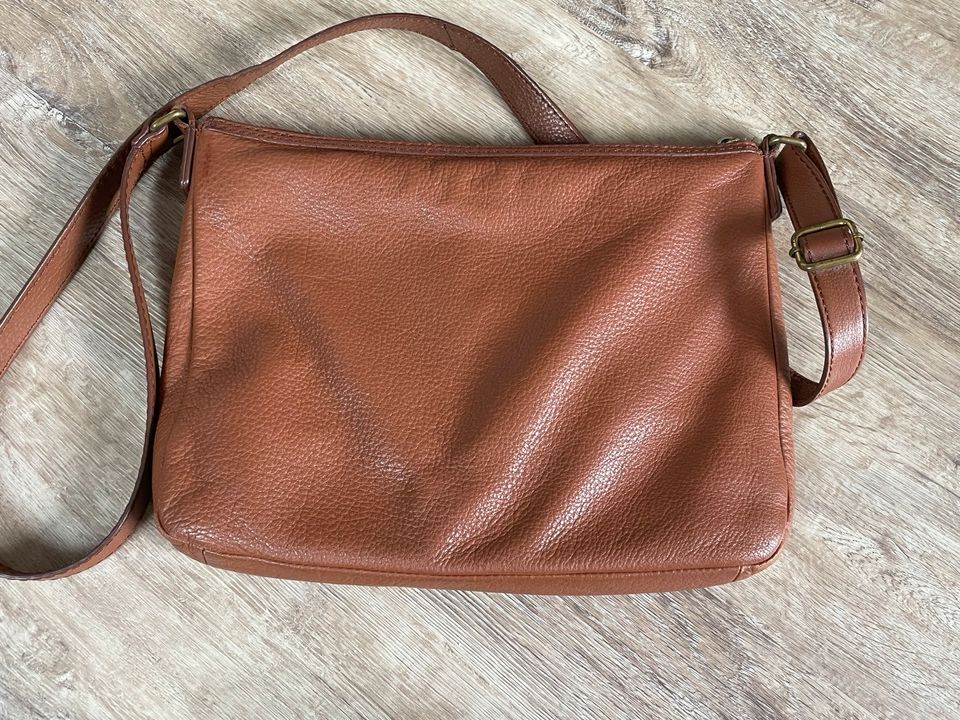 Tolle Umhängetasche/ Handtasche von Fossil TOP in Itzehoe