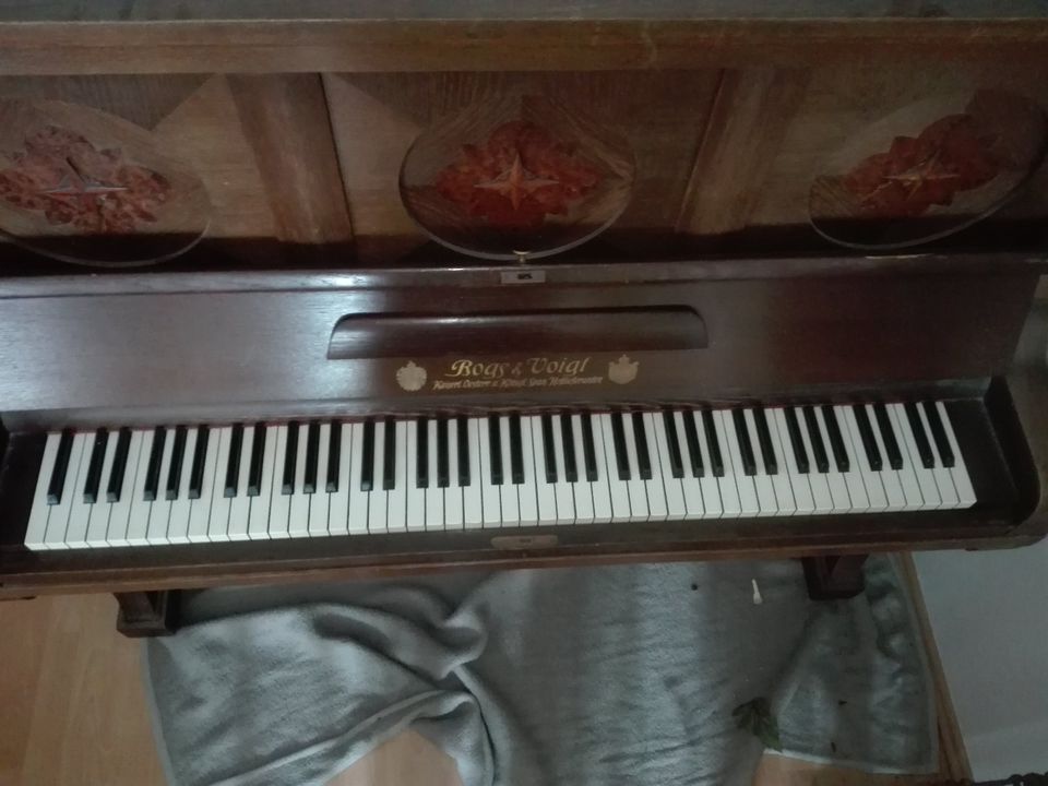 Klavier von Bogs&Voigt - Kaiserl. Oesterr. u. Königl. Span. Hofli in Leipzig