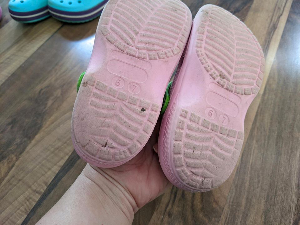 Crocs Kinderclogs Mädchen Gr. 25 26 27 28 in Karlsruhe