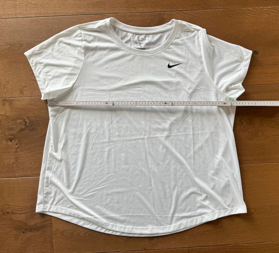 Nike Sport Shirt XXL in Schülldorf