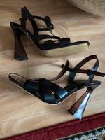 Zara Highheel Sandaletten Highheels Transparent 41 Nordrhein-Westfalen - Mülheim (Ruhr) Vorschau