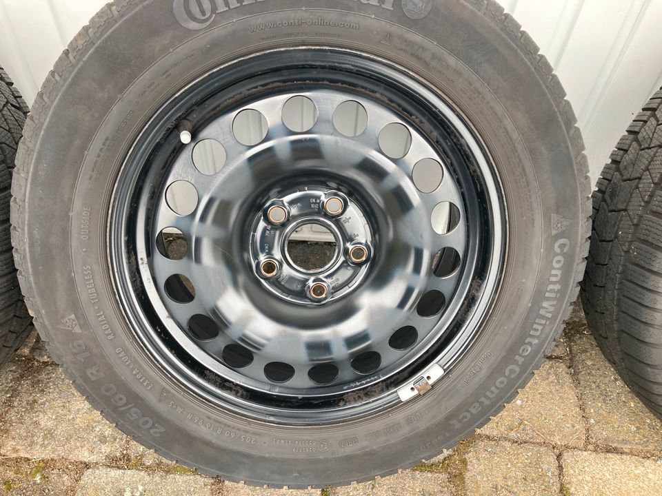 Auto Winterreifen 205/60/R16 in Remscheid