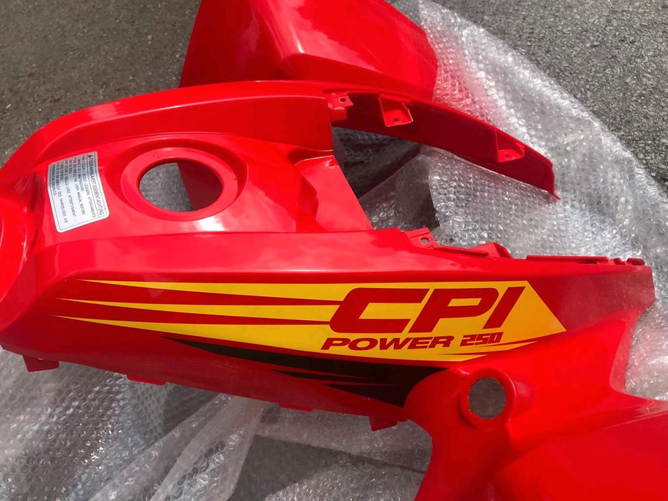 Cpi XS 250 Frontverkleidung Rot neuwertig! Verkleidung Quad in Ratingen