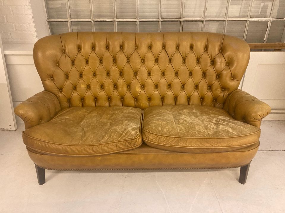 Chesterfield Ledersofa 2-Sitzer in Hamburg