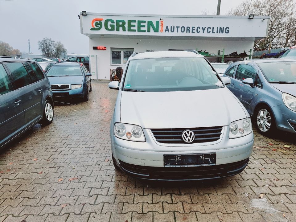 Vw Touran Motorhaube  lack code  LA7W in Rennerod