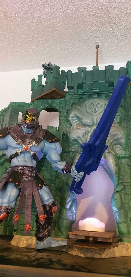 Masters of the universe 200x Heman Skeletor giant Schwert Stab in Heimbach