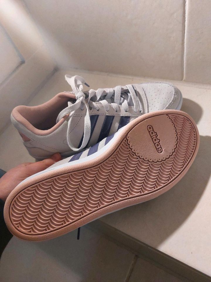 Adidas Schuhe größe 37⅓ in Sinsheim
