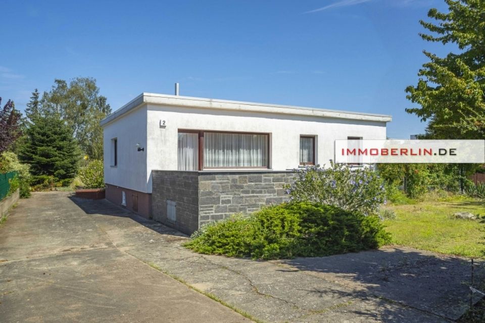 IMMOBERLIN.DE Charaktervoller Bungalow mit Südwestterrasse, Garagen