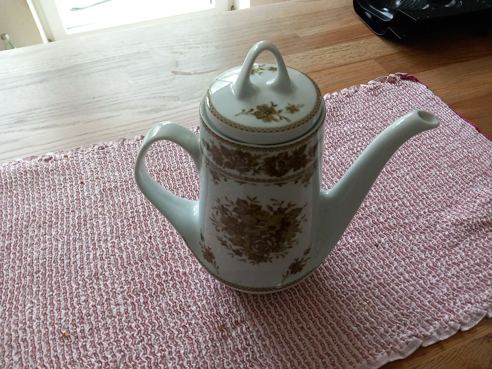 Kaffeekanne von Bavaria, grüne Blumen, sehr gut erhalten in Sasbach