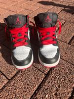 Jordan 1 Sneaker Sportschuhe Gr. 38,5 Hessen - Niestetal Vorschau