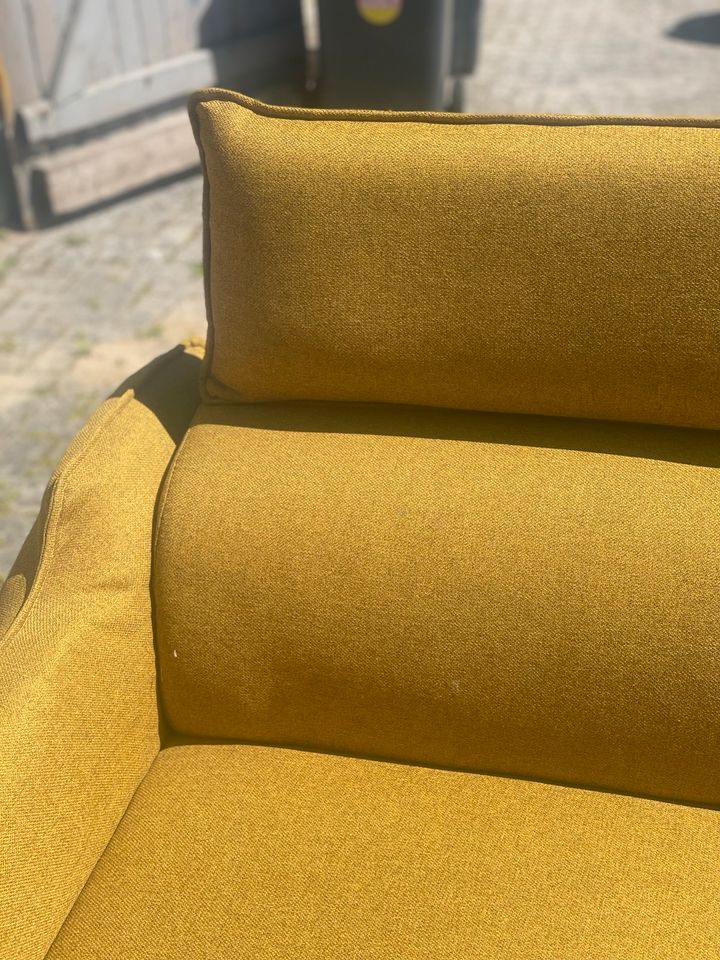 Couch in U-Form mit Schlaffunktion in Neubrandenburg