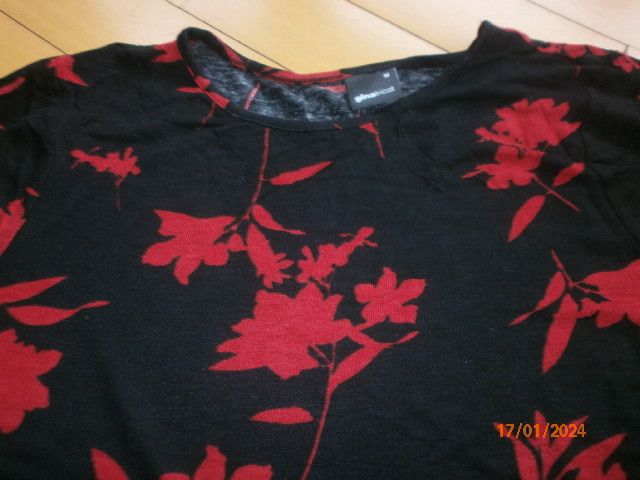 Designer Ginat Tricot Damen Shirt Tunika schwarz rot Blumen Gr. M in Dortmund