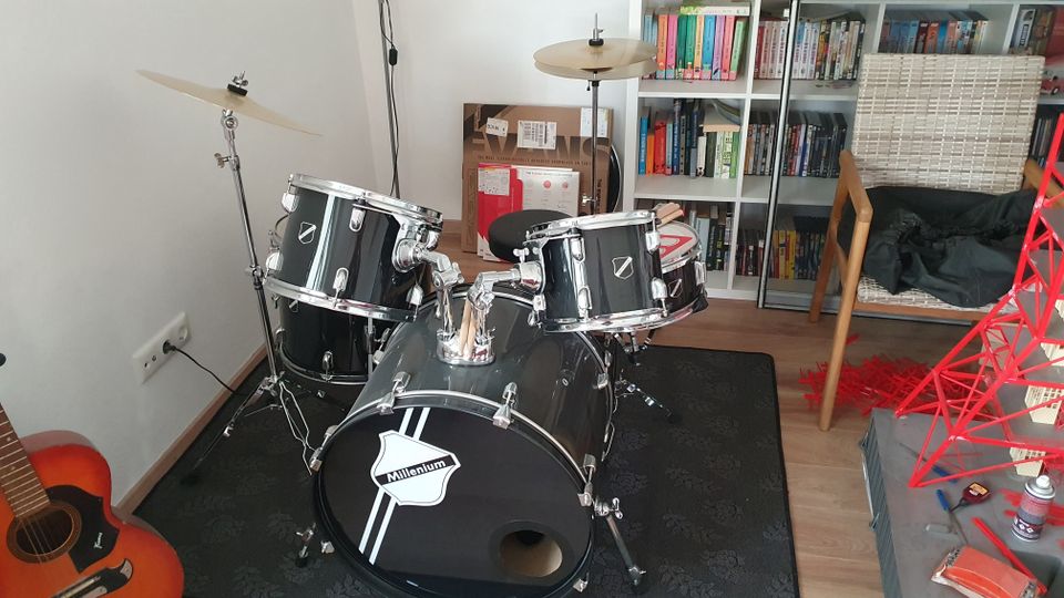 Schlagzeug Millenium Focus 22 Drum Set Black - Neuwertig in Mainburg