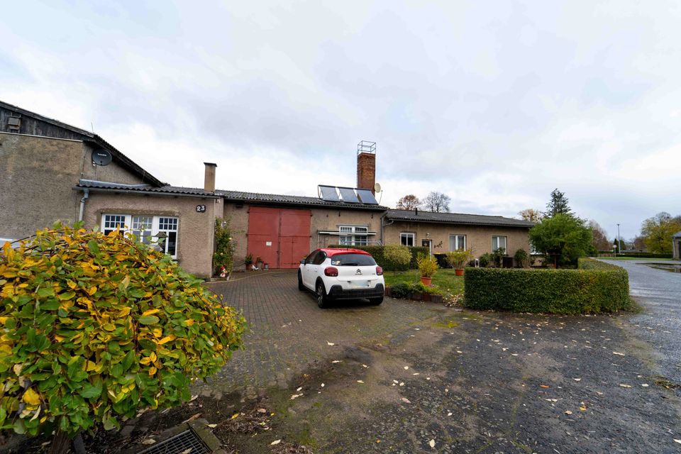 Einfamilienhaus im Bungalowstil mit großer Halle in Friedland