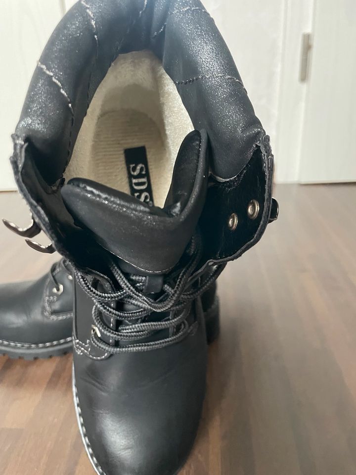 Coole Schnür-Boots⚡️❤️⚡️ Gr.38 schwarz, gefüttert. in Sülzetal